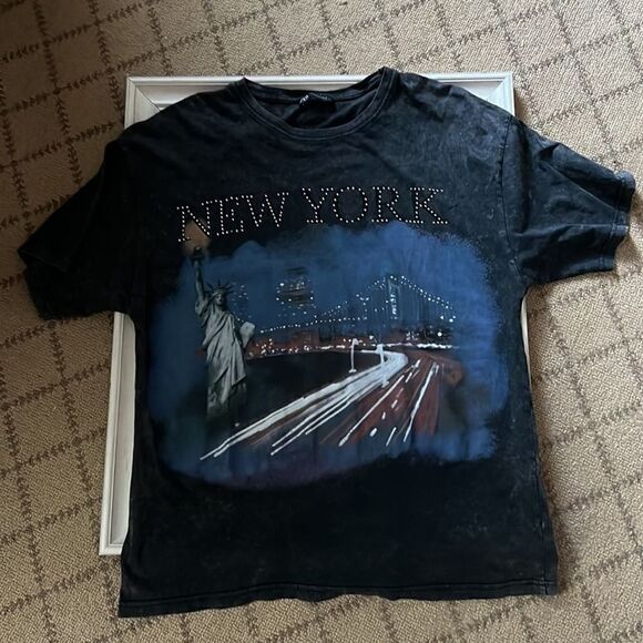 Zara Black distressed NYC tee w stud detail - S - Picture 1 of 6